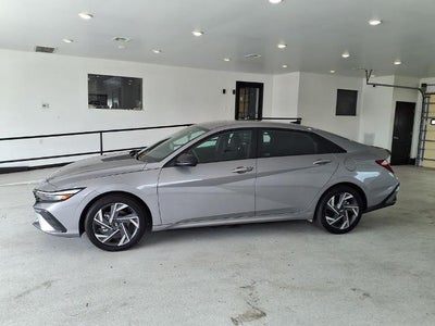 2025 Hyundai ELANTRA SEL Sport IVT