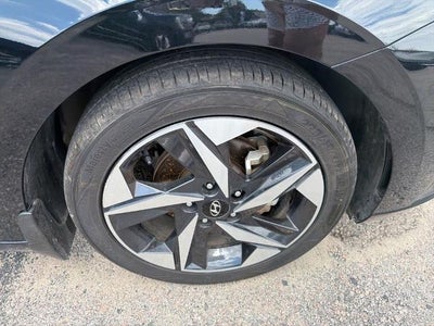 2023 Hyundai ELANTRA Limited IVT