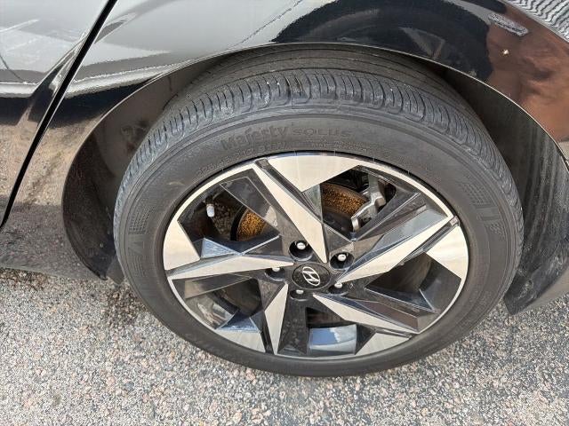2023 Hyundai ELANTRA Limited IVT