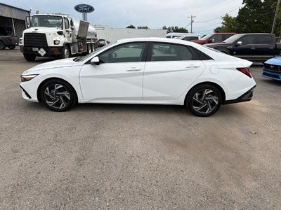2025 Hyundai ELANTRA Limited IVT