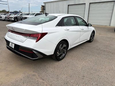 2025 Hyundai ELANTRA Limited IVT