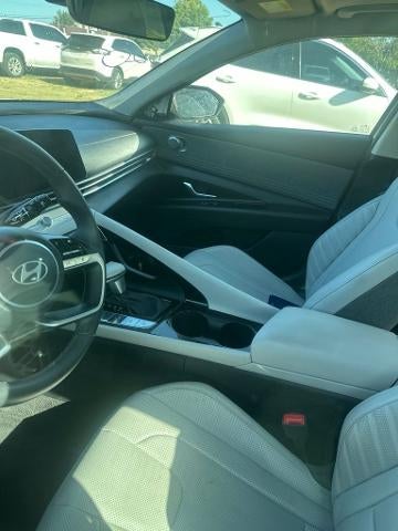 2025 Hyundai ELANTRA Limited IVT
