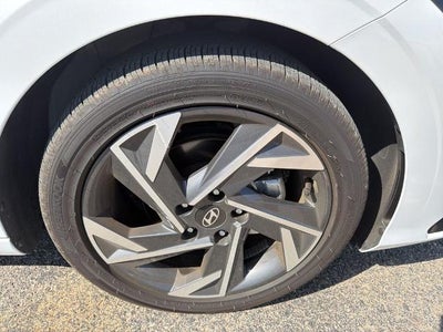 2025 Hyundai ELANTRA SEL Convenience IVT