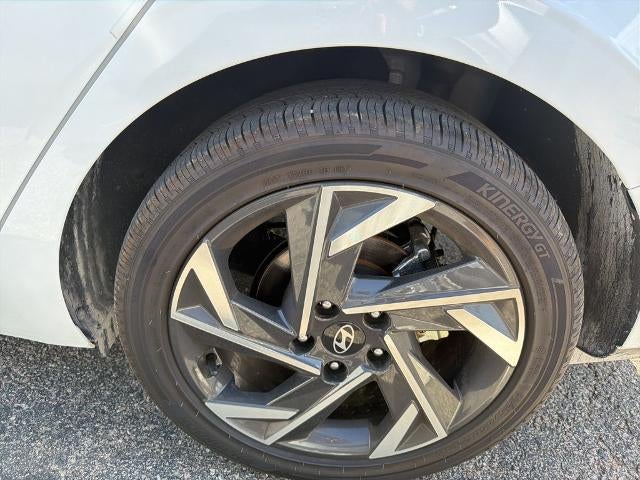2025 Hyundai ELANTRA SEL Convenience IVT