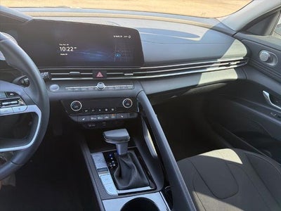 2025 Hyundai ELANTRA SEL Convenience IVT