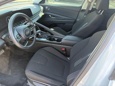 2025 Hyundai ELANTRA SEL Convenience IVT