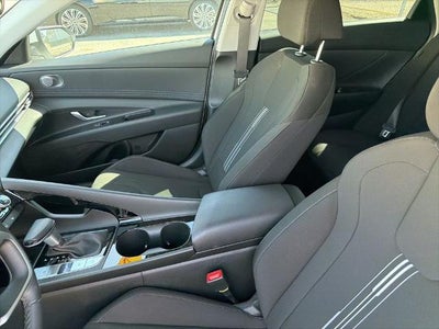 2025 Hyundai ELANTRA SEL Convenience IVT