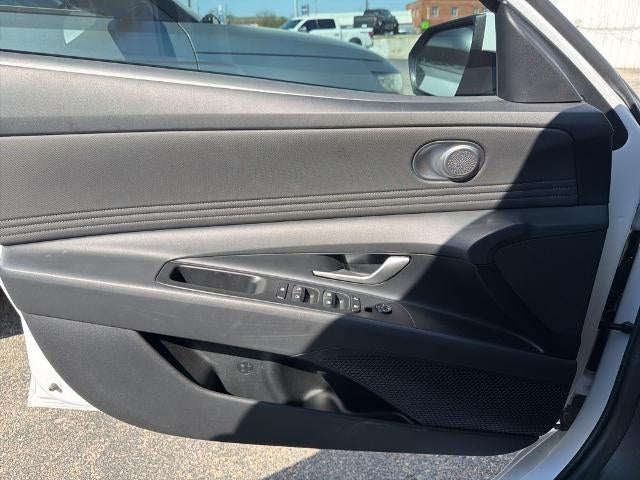 2025 Hyundai ELANTRA SEL Convenience IVT