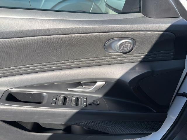 2025 Hyundai ELANTRA SEL Convenience IVT
