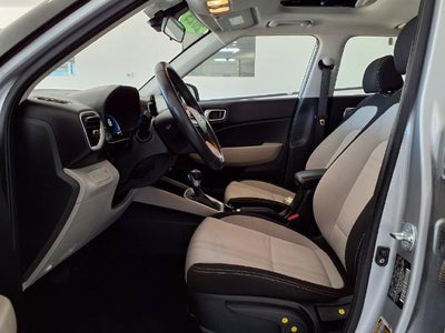 2025 Hyundai VENUE SEL IVT