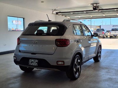 2025 Hyundai VENUE SEL IVT