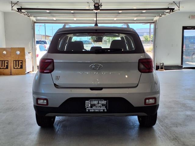 2025 Hyundai VENUE SEL IVT