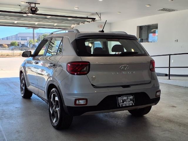 2025 Hyundai VENUE SEL IVT
