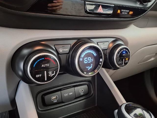 2025 Hyundai VENUE SEL IVT
