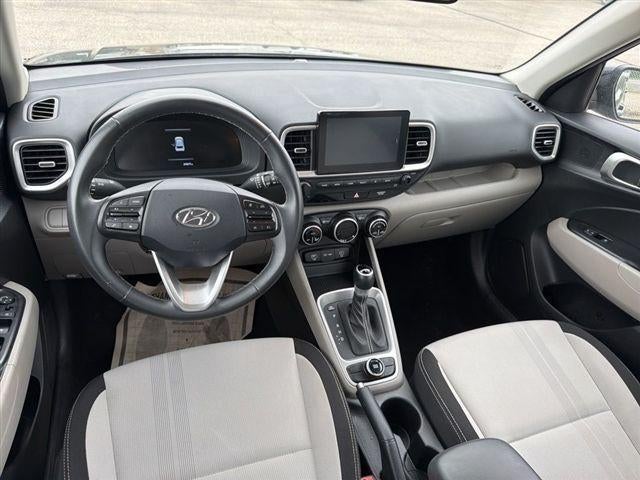 2025 Hyundai VENUE SEL IVT