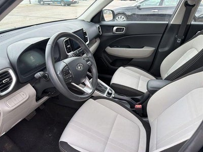 2025 Hyundai VENUE SEL IVT