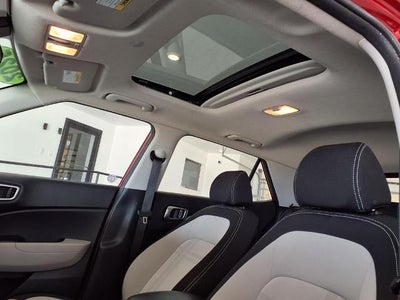 2025 Hyundai VENUE SEL IVT