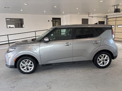 2023 Kia Soul LX IVT