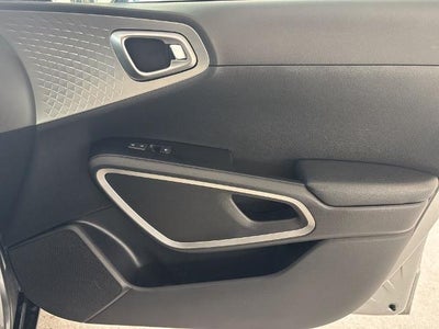 2023 Kia Soul LX IVT