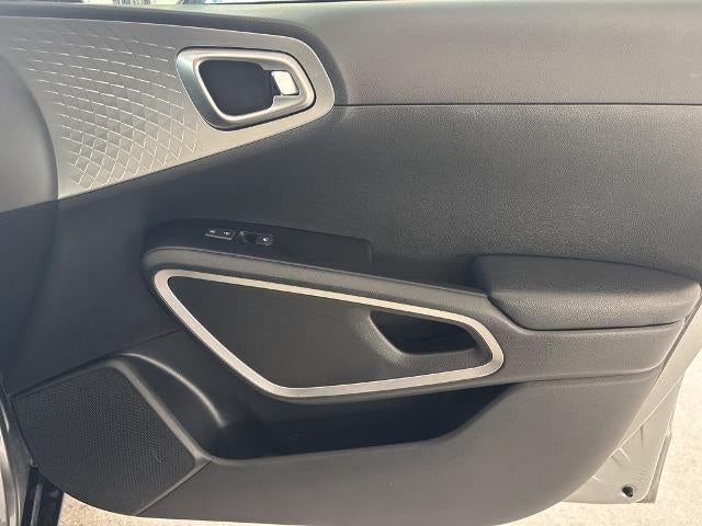 2023 Kia Soul LX IVT