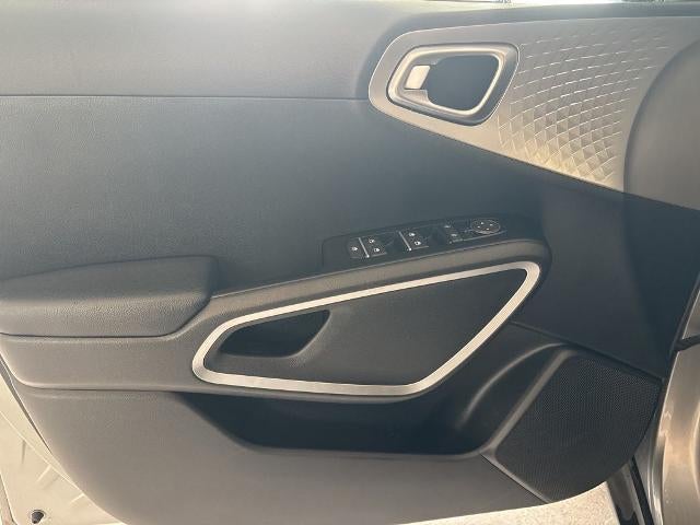 2023 Kia Soul LX IVT