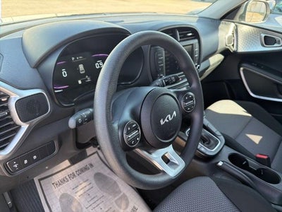 2024 Kia Soul LX IVT