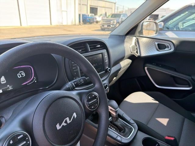 2024 Kia Soul LX IVT