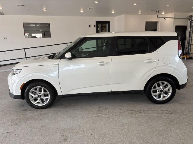 2023 Kia Soul LX IVT