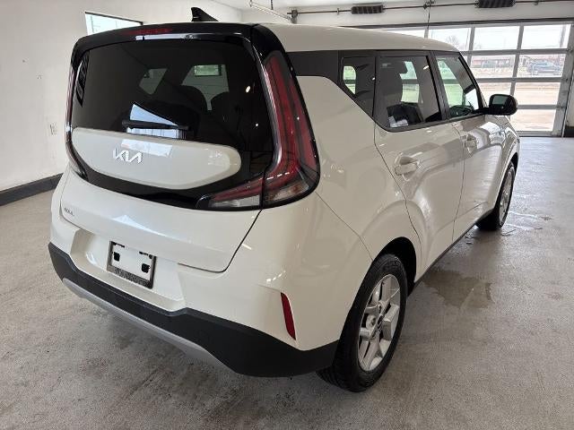 2023 Kia Soul LX IVT