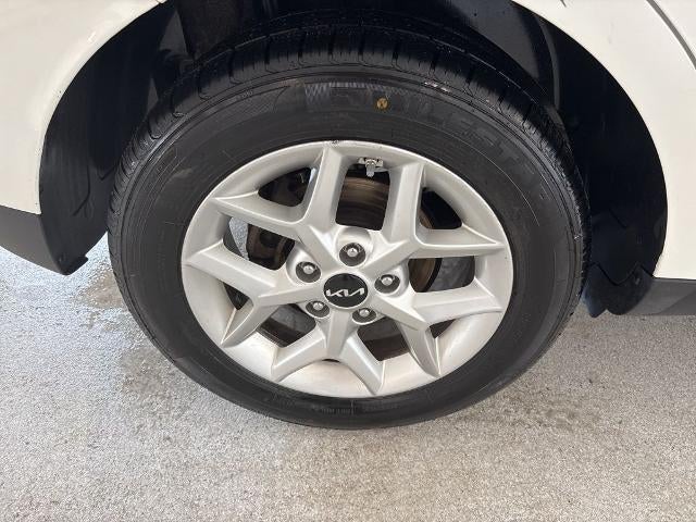 2023 Kia Soul LX IVT