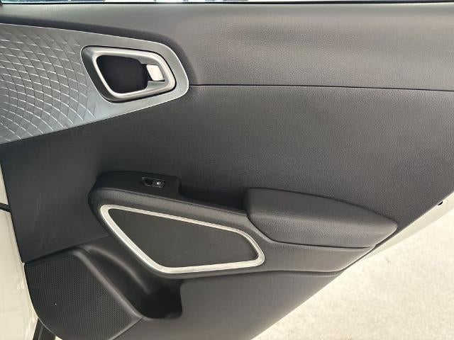 2023 Kia Soul LX IVT