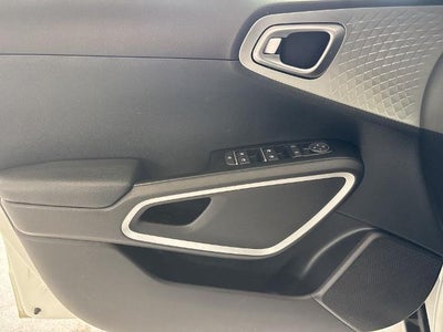 2023 Kia Soul LX IVT