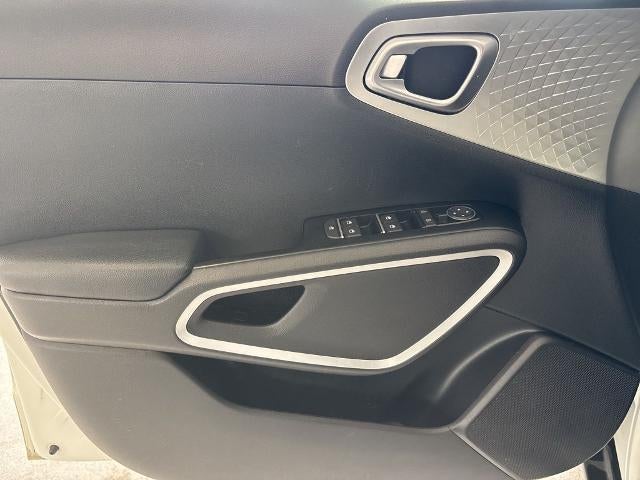 2023 Kia Soul LX IVT