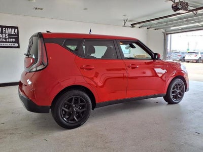 2024 Kia Soul LX IVT