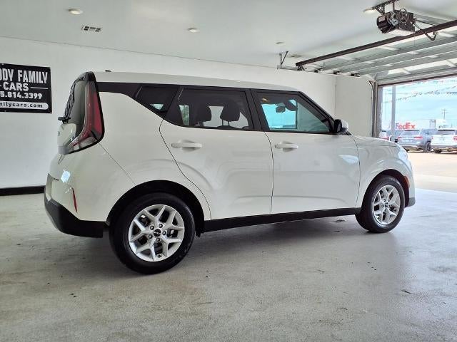 2024 Kia Soul LX IVT