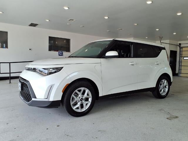 2024 Kia Soul LX IVT