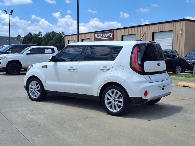 2019 Kia Soul + Auto