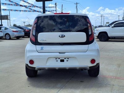2019 Kia Soul + Auto