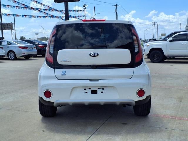 2019 Kia Soul + Auto