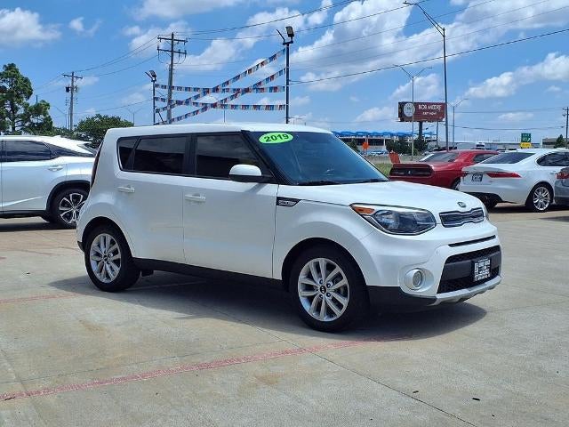 2019 Kia Soul + Auto