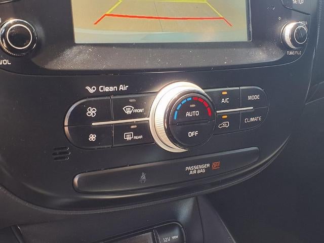 2019 Kia Soul + Auto
