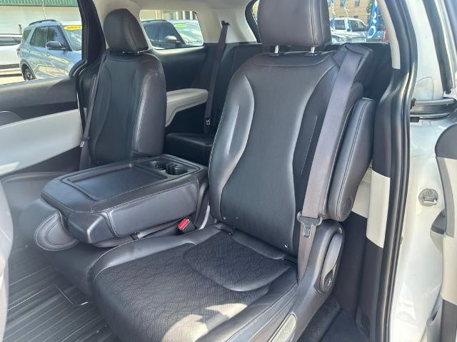 2024 Kia Carnival LX FWD