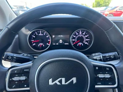 2024 Kia Carnival LX FWD