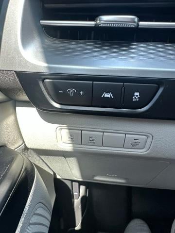 2024 Kia Carnival LX FWD