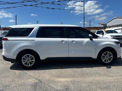 2024 Kia Carnival LX FWD