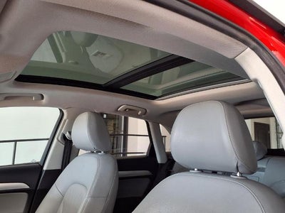 2018 Audi Q3 2.0 TFSI Premium FWD