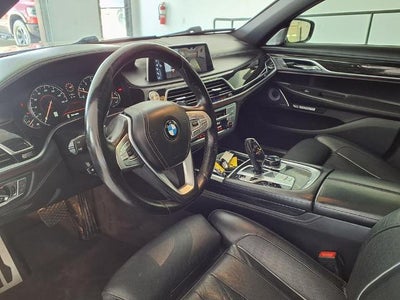 2016 BMW 750i xDrive Sedan