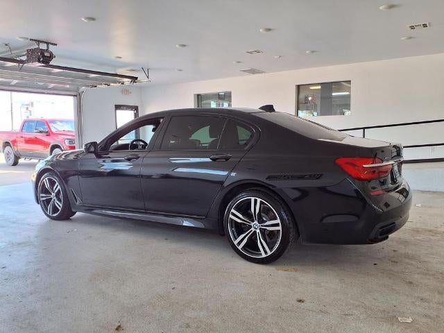 2016 BMW 750i xDrive Sedan