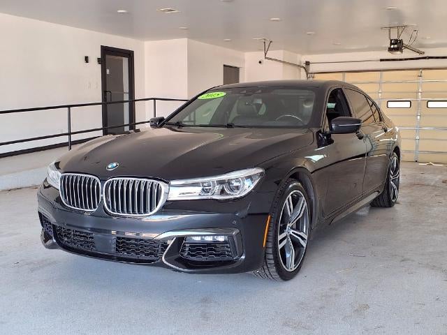 2016 BMW 750i xDrive Sedan