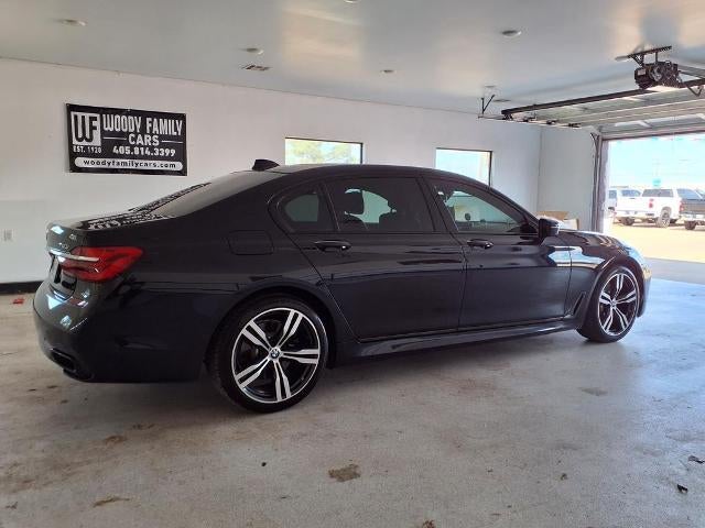 2016 BMW 750i xDrive Sedan